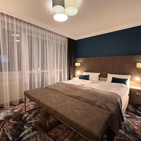 Апартаменти Appartementhotel Cura